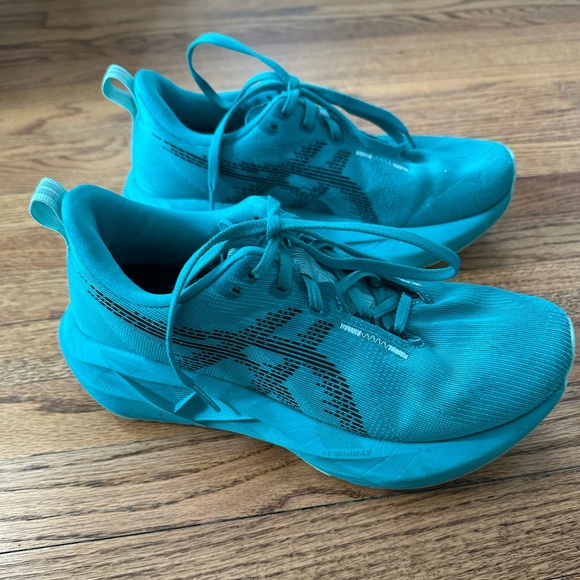 Asics Women's Novablast 5 Running Shoes - Size 7 (US) - Picture 2 of 9
